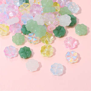 Nouvelles Perles en Verre Cristal Mini Trèfle Innovantes et Modernes 2025, Accessoires DIY, Perles Acryliques en Vrac à Trou Droit de 10mm - Product Image 1