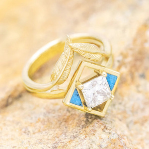 Anello da Donna Boho Chic con Foglia Geometrica e Zirconi Incastonati - Product Image 4