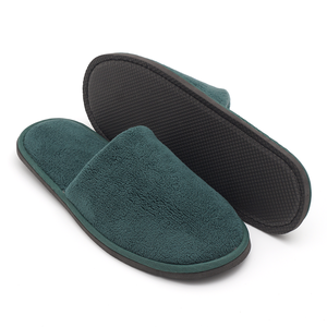 Pantuflas Desechables de Felpa de Coral Verde Gruesas para Spa, Antideslizantes para Hostelería, para Hoteles Cinco Estrellas y Salones de Belleza - Product Image 1