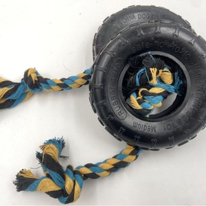 Jouet à mâcher pour chien en caoutchouc naturel durable et écologique, simulant un pneu, avec corde en coton, pour usage intérieur/extérieur, modèle 2026 - Product Image 4