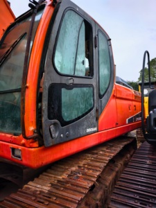 รถขุดตีนตะขาบ Doosan DX340LCA มือสอง นำเข้าจากเกาหลีแท้ รถขุด Doosan DX300LC-9 DX340 DX225 มือสองสำหรับขาย - Product Image 2