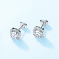 Boucles d'oreilles clous en moissanite taille brillant ronde en forme de coussin avec halo, en argent sterling 925, bijoux raffinés pour femmes et hommes