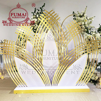 Vente directe d'usine Décoration de lieu d'événement Forme de fleur Fantaisie Pvc Stand Lotus Fleur Toile de fond