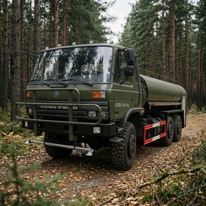 Camiones <span class=keywords><strong>Cisterna</strong></span> de Combustible Dongfeng 4x4 6x6 Euro 2 Euro 3 de 5000 Litros, <span class=keywords><strong>Camión</strong></span> <span class=keywords><strong>Cisterna</strong></span> de Combustible en Venta - Product Image 1