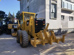 Motoniveladora Caterpillar 140K Original de EE. UU. en Buen Estado, Sin Pintar, Venta Caliente, Precio de Fábrica, Características: Motor y Caja de Cambios - Product Image 3