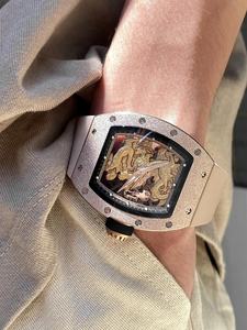 2025년 패션 남성용 자동 기계식 카본 파이버 시계, 투명 백 커버, 중국 용 요소 OEM 손목시계 - Product Image 2