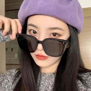 Gafas de Sol Redondas Retro con Logotipo Personalizado, Diseño de Leopardo Negro, Protección UV400 para Mujer - Product Image 1