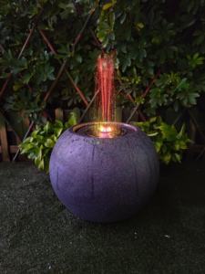 <span class=keywords><strong>Fontaine</strong></span> d'eau <span class=keywords><strong>solaire</strong></span> d'extérieur avec lumières LED colorées, décoration de jardin <span class=keywords><strong>zen</strong></span> moderne, durable et résistante aux intempéries - Product Image 5