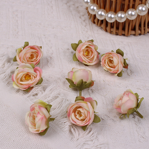 Fleurs artificielles en soie Happy Rose, décoration pour la maison et les mariages, faites à la main, longue durée (3-5 ans), style moderne minimaliste - Product Image 5