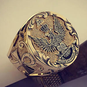 Anello Sigillo da Uomo F646 in Oro Massiccio 18K con Aquila, Gioiello Religioso Cristiano per Uso Quotidiano - Product Image 2