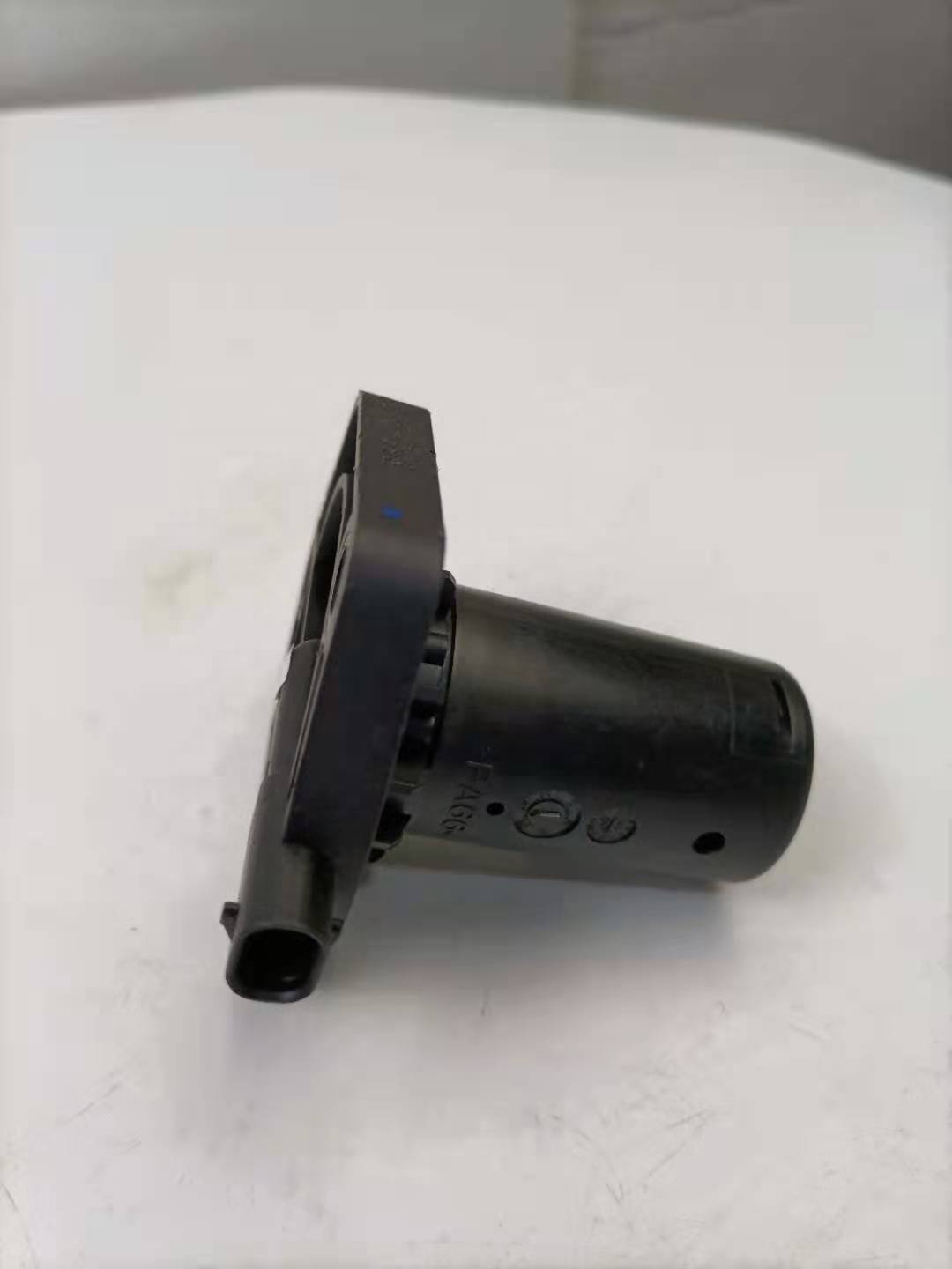 3JUIN 323SC015O0770202LIME 関税送料込 Mercedes-benz Oil Level Sensor A0011531932 for W246