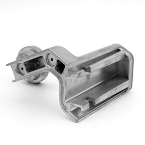 Support <span class=keywords><strong>de</strong></span> rouleau <span class=keywords><strong>de</strong></span> porte <span class=keywords><strong>de</strong></span> <span class=keywords><strong>garage</strong></span> en aluminium moulé sous pression <span class=keywords><strong>de</strong></span> haute précision, quincaillerie usinée CNC sur mesure pour système <span class=keywords><strong>de</strong></span> porte coulissante - Product Image 2