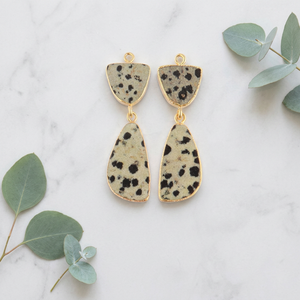 Guntaas Gems - Paire de connecteurs fantaisie en jaspe dalmatien naturel pour boucles d'oreilles DIY, plaqué or 18 carats, composants de fabrication de bijoux en gros - Product Image 3