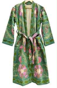 Bata estilo kimono japonés hecha a mano, con estampado Suzani multicolor, reversible, para invierno, con cinturón, para dormir o spa. - Product Image 3