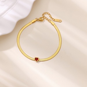 Pulseira Herringbone em Aço Inoxidável Banhada a Ouro 18K - Pulseira Delicada com Charme de Coração em Zircônia para Mulheres - Product Image 4