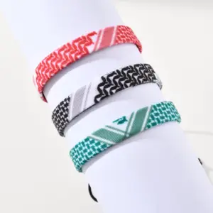 Jy Hot Selling Arabische Sjaal Stijl Accessoires Lint Gevlochten Armband Rood Traditioneel Patroon Touw Geometrisch Patroon Armband