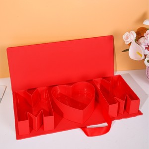 Coffret Cadeau Rigide Haut de Gamme Fête des Mères avec Message « Je t'aime » et Fleurs en Lettres, Ruban Estampé à Froid - Product Image 4