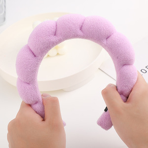 Bandeau pour cheveux fait main en tissu torsadé couleur bonbon pour femme, motif nuage mignon, idéal pour le démaquillage et le lavage du visage lors de mariages - Product Image 4