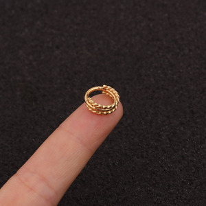 Triangle entièrement Hengsen acier inoxydable Huggie Hoop segment articulé <span class=keywords><strong>orbital</strong></span> Daith jante Helix <span class=keywords><strong>Piercing</strong></span> Hoop - Product Image 5