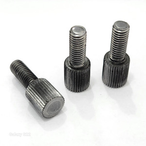 Tornillos de apriete manual moleteados de acero al carbono métricos M8 hechos a medida, grado A, rosca estándar sin tratamiento - Product Image 4