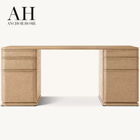 Bureau de direction élégant et moderne en chêne clair à 6 tiroirs sans poignées avec base en piédestal arrondi pour bureau à domicile, personnalisable OEM
