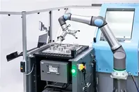 Robot collaboratif à 6 axes UR16e avec PLC et moteur pour ligne de production de machines CNC 3C PCB, solution de préhension et de placement