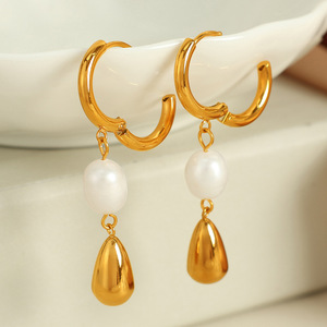 ต่างหูห่วงมุก ดีไซน์หยดน้ำสีทอง สำหรับผู้หญิง สวมใส่ได้ทุกวัน - Product Image 3