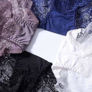 Nouveautés 2025 : String sexy à fesses dénudées pour femmes matures, avec bas assortis - Product Image 3