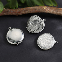 Liontin Kotak Foto Bunga Stainless Steel dengan Kompartemen yang Dapat Dibuka, Cocok dengan Rantai Stainless Steel
