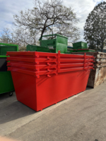 Conteneur à déchets empilable compact et robuste avec crochets de levage sécurisés pour un traitement efficace des déchets