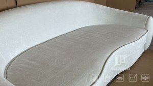 Sofá de 3 Plazas en Tela Bouclé Blanca Curvada, Diseño Moderno para Sala de Estar, Brazos Bajos, Diseño Moderno - Product Image 3