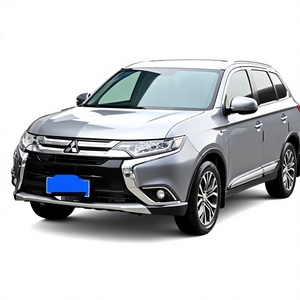<span class=keywords><strong>Mitsubishi</strong></span> <span class=keywords><strong>Outlander</strong></span> 2018, SUV 7 places, sièges en cuir, transmission automatique, moteur essence 2.0L, 2 roues motrices, caméra de recul, pneus R16 - Product Image 1