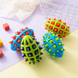 Jouets pour chiens en caoutchouc naturel de haute qualité, écologiques, en TPR, à <span class=keywords><strong>deux</strong></span> couleurs, pour le rugby, avec sonnette, pour la vente en gros - Product Image 3