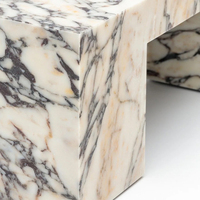 Table Basse Carrée en Marbre Breccia Massif Sculpté à la Main, Design Unique à Quatre Fentes Ouvertes, Tons Neutres, Grande Table Centrale Familiale pour la Maison de Rêve