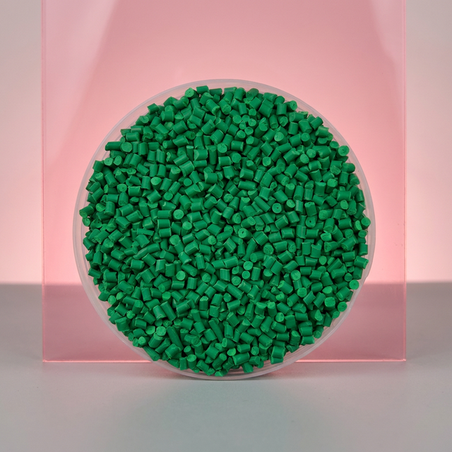 ROHS Approved Green PLA Color Granules Excellent Dispersion for Outdoor Biodegradable Packaging Products