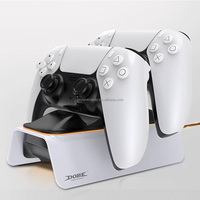 Vente en gros Dobe Super Type-C double station d'accueil de charge rapide pour manette de jeu PS5 Accessoires de base de support de charge sans fil intelligent