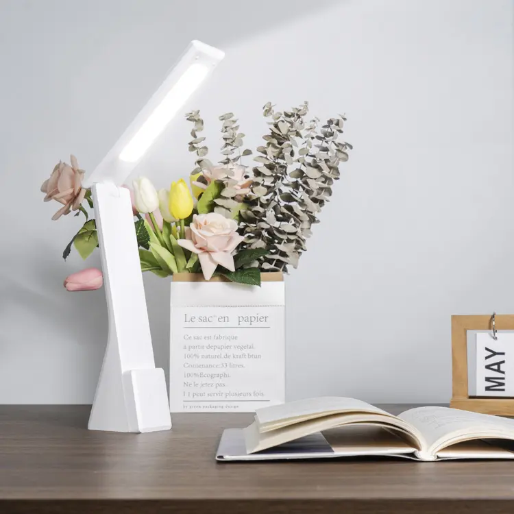 Lampe de table à led pliante personnalisée avec lit de chargement de téléphone portable sans fil rapide Lampe de bureau à led de lecture avec port de charge USB