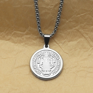 Collar Novirassine con Colgante de Cruz Ortodoxa y Medalla de San Benito, Chapado en Oro de 18K, Cadena de Acero Inoxidable, para Fiestas, Moda Elegante - Product Image 4