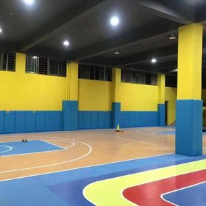 Tapis de protection mural en mousse PVC personnalisé Tapis d'entraînement professionnel et durable pour le sport et la salle de sport avec logo personnalisé pour les gymnases Tapis de protection murale - Product Image 4