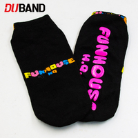 Chaussettes de trampoline personnalisées de qualité supérieure avec logo en silicone personnalisé, chaussettes antidérapantes pour les aires de jeux intérieures