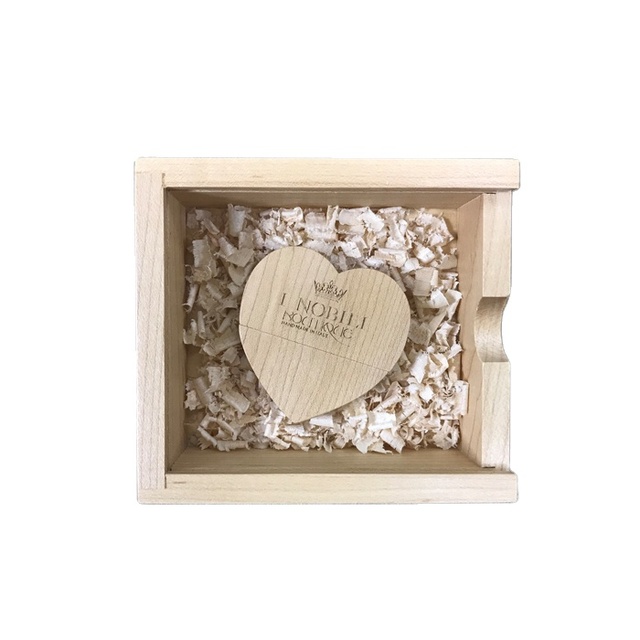 Eco-friendly Wooden Heart USB Flash Drive 3.0 8GB 16GB 32GB Memory Stick 2.0 1GB 2GB 4GB With Logo