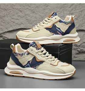 รองเท้ากีฬาผู้ชายดีไซน์ล่าสุด ระบายอากาศได้ดี แฟชั่นฤดูร้อน พื้นหนานุ่ม สไตล์ลำลอง เดินสบาย เหมาะกับกิจกรรมกลางแจ้ง - Product Image 1