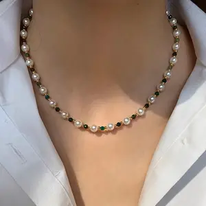 2024 Sommer Neustil Zubehör Choker weiße Perle grüner Edelstein elegante zierliche Perlenkette für Damen Einstieg Luxusschmuck