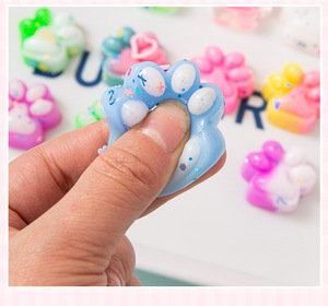 ของเล่นบีบคลายเครียดรูปอุ้งเท้าแมว น่ารัก สีสันสดใส ขายดี ช่วยผ่อนคลายความเครียด - Product Image 6