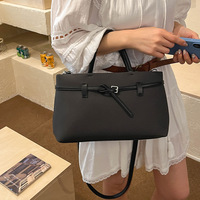 Nouveauté : Sac fourre-tout pour femme avec ceinture décorative, grande capacité, sac à main avec bandoulière amovible, fermeture éclair, sac bandoulière pour usage quotidien