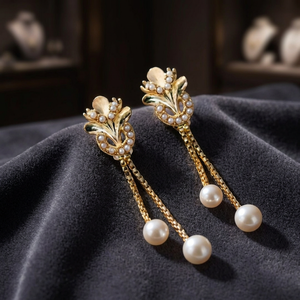Pendientes de Perlas de Agua Dulce Grado AA en Tono Dorado con Diseño Floral, Modernos y Chapados en Rodio para Bodas, Fiestas y Vestidos - Product Image 2