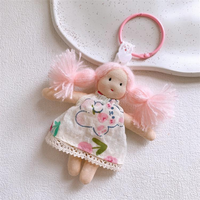Offre Spéciale mignon dessin animé poupée fleur jupe poupée accessoire fille tresse sac accessoire tissu poupée porte-clés décoration pendentif porte-clés