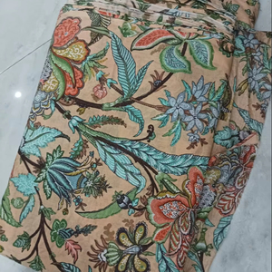 ผ้าฝ้ายพิมพ์คุณภาพสูงสำหรับตัดเย็บเสื้อผ้า งานควิลท์ ตกแต่งบ้าน งานฝีมือ และจำหน่ายส่งจำนวนมาก - Product Image 1