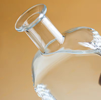 Botol Minuman Keras Kaca Super Flint Bentuk Persegi 750ml Custom dengan Segel Tutup Mudah Dibuka Berlapis Sablon untuk Kemasan Whisky Gin Vodka