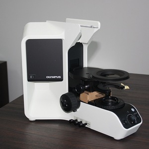 Microscope à fluorescence polarisée Olympus BX53 avec source de lumière LED pour usage en laboratoire - Product Image 3